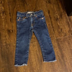 Adorable stretchy Levi’s high rise ankle straight toddler denim